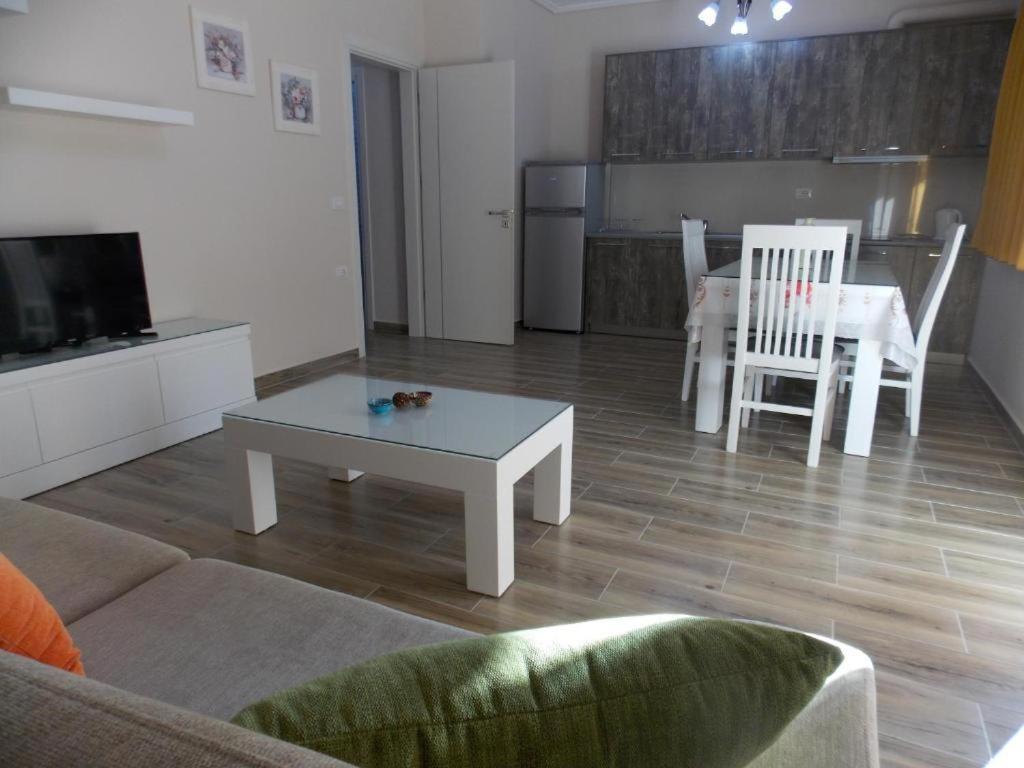 Coastline Apartments ساراندا المظهر الخارجي الصورة