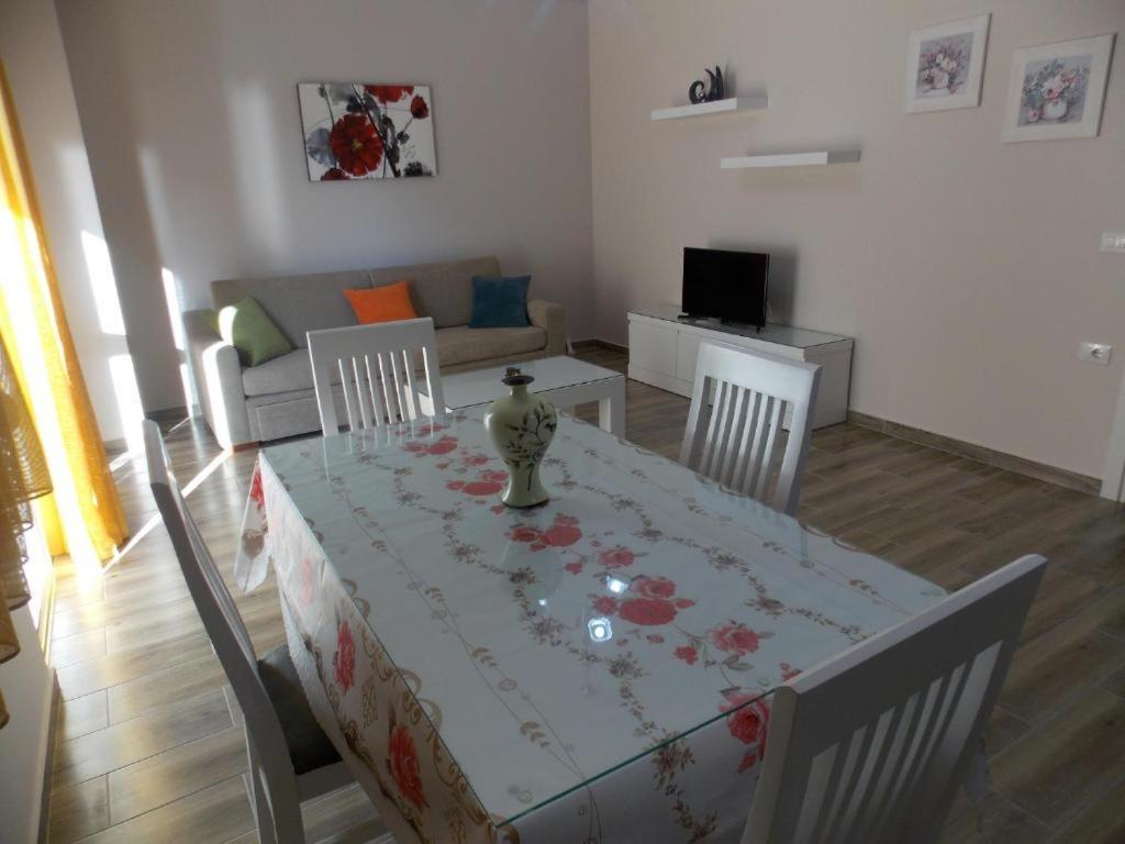 Coastline Apartments ساراندا المظهر الخارجي الصورة