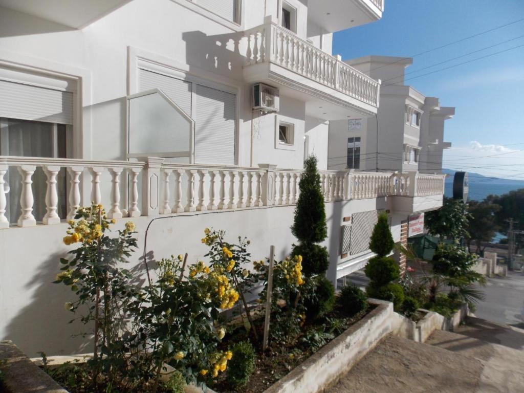 Coastline Apartments ساراندا المظهر الخارجي الصورة