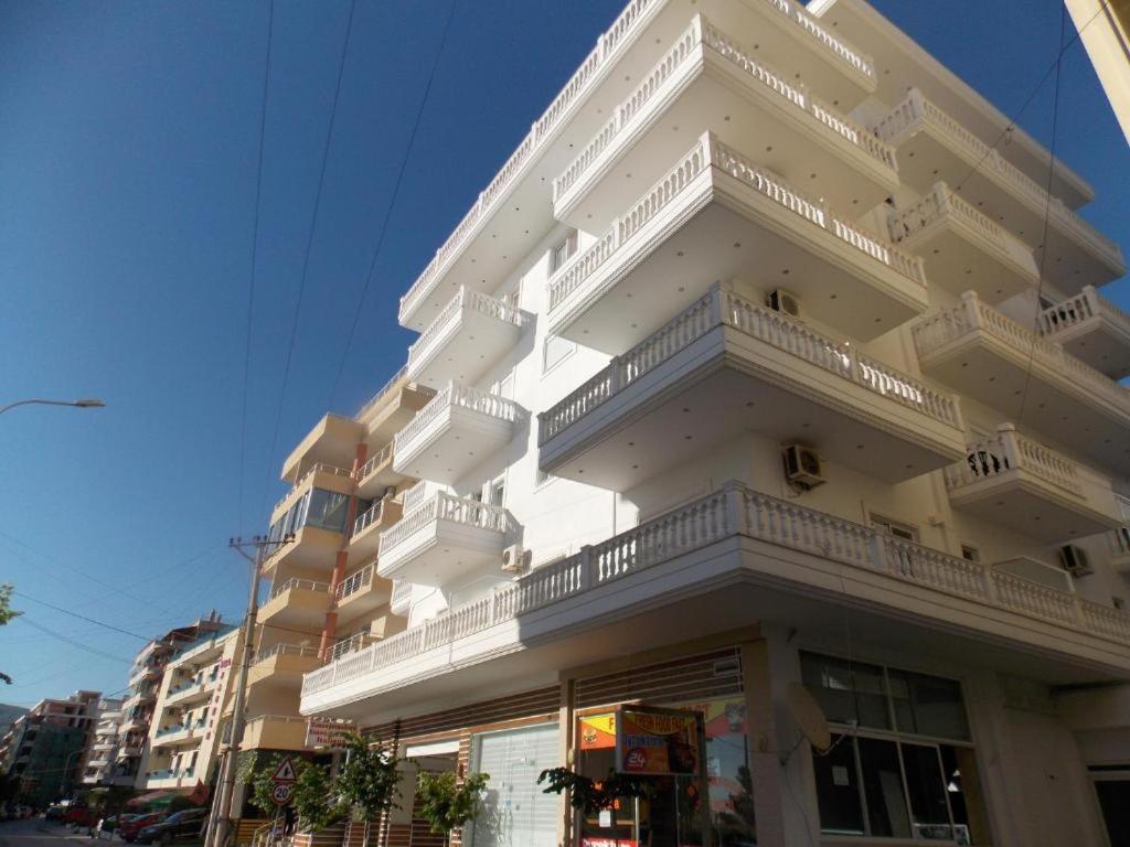 Coastline Apartments ساراندا المظهر الخارجي الصورة
