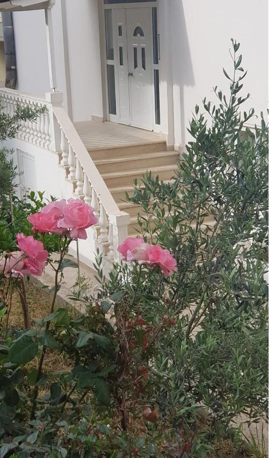Coastline Apartments ساراندا المظهر الخارجي الصورة