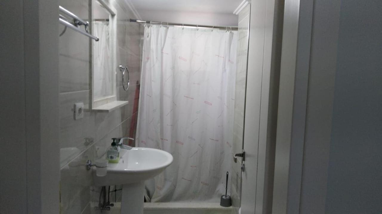 Coastline Apartments ساراندا المظهر الخارجي الصورة