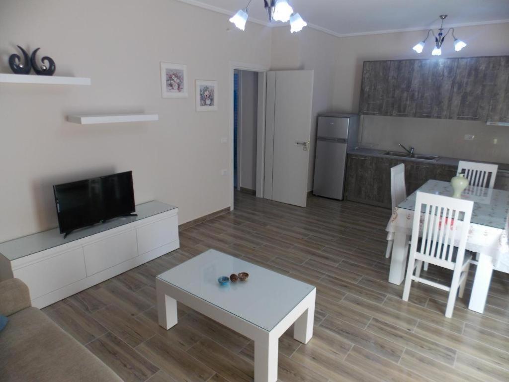Coastline Apartments ساراندا المظهر الخارجي الصورة
