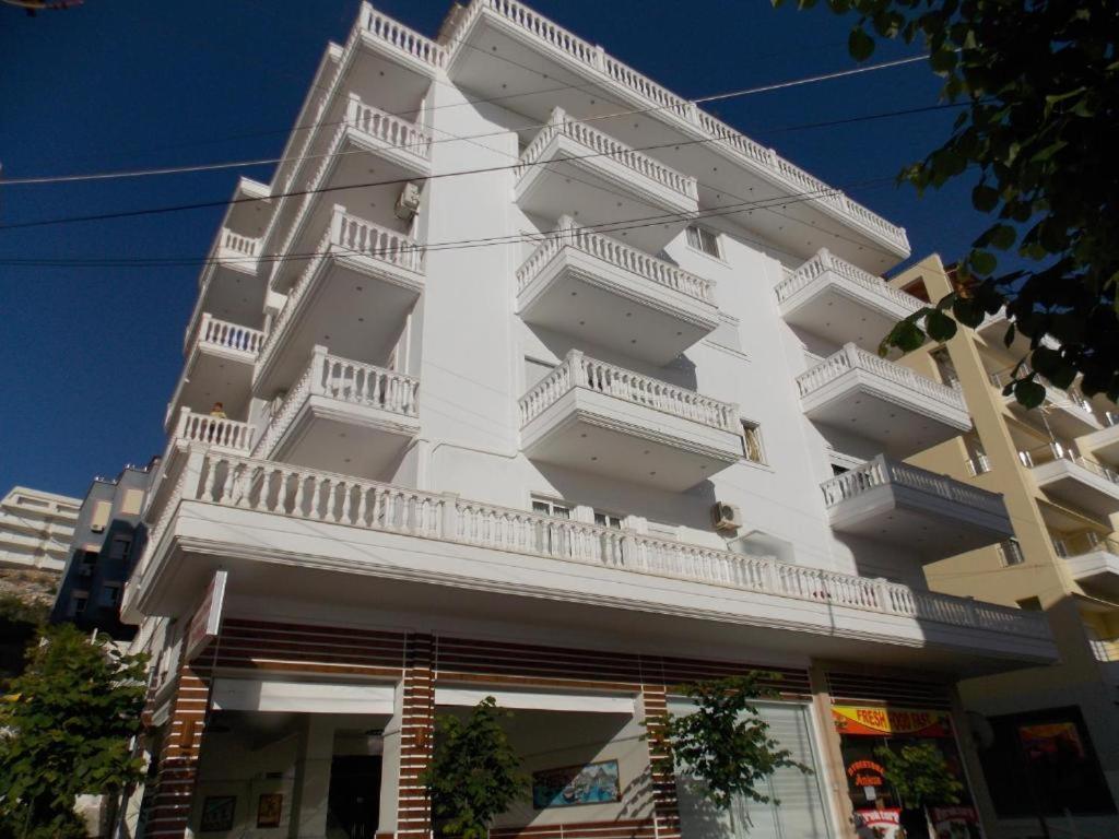 Coastline Apartments ساراندا المظهر الخارجي الصورة